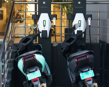 Free Charging: sistema carrega motos elétricas em movimento