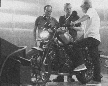 Moto mais barata da Harley: veja fotos do modelo nas ruas