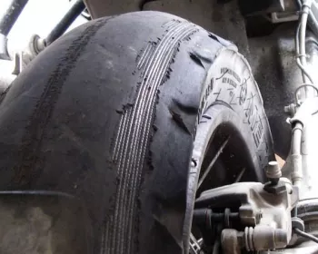 Dica fácil: como saber se é hora de trocar o pneu da moto