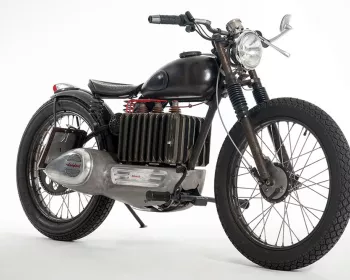 Moto dos anos 1950 transformada em elétrica nada convencional