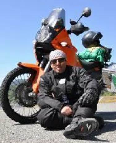 Alessandro Fabrício chega ao Alasca com a KTM 990 Adventure