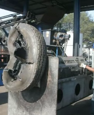 Bridgestone realiza logística reversa para descarte de pneus