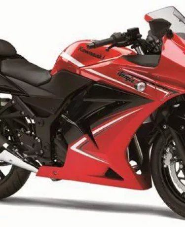Kawasaki mostra ao mercado brasileiro a versão 2012 da Ninja 250R