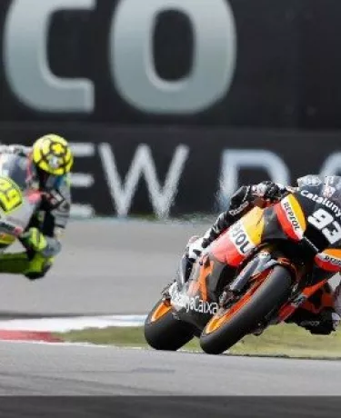 Márquez triunfa em dramática corrida no Dutch TT – Moto2™