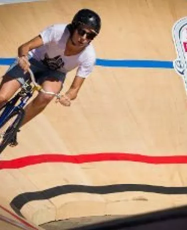 Inédito no país, Mini velódromo conquista ciclistas e se transforma em uma das grandes atrações da Virada Esportiva