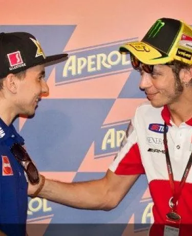 Lorenzo contente com renovada parceria com Rossi