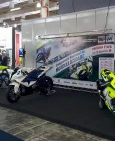 Projeto de formação de pilotos do Moto 1000 GP é destaque no SAE Brasil