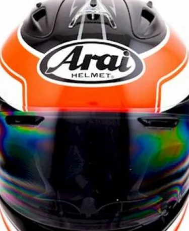 Distribuição dos capacetes Arai e Bell sob nova direção no Brasil