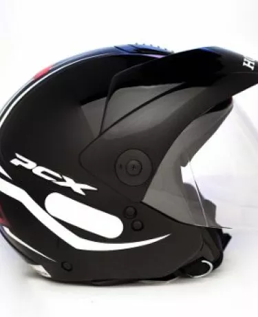 Honda lança capacete inspirado no modelo PCX