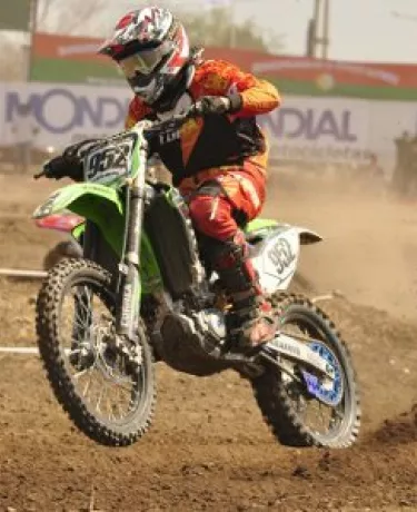 José Felipe vence mais uma no Paraguaio de Motocross
