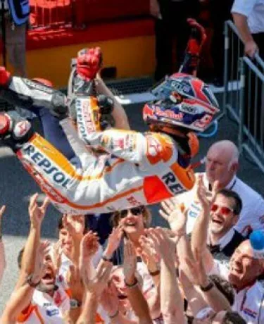 MotoGP™: Márquez vence incrível duelo com Lorenzo