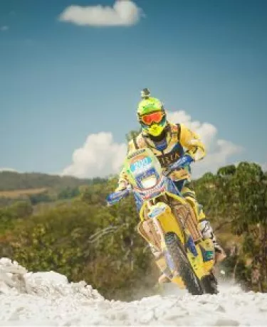 Gregório Caselani vence entre as motos no Rally Barretos