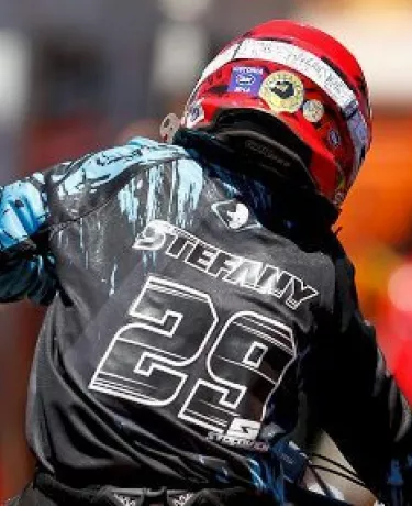 Stefany Serrão é campeã latino-americana de motocross