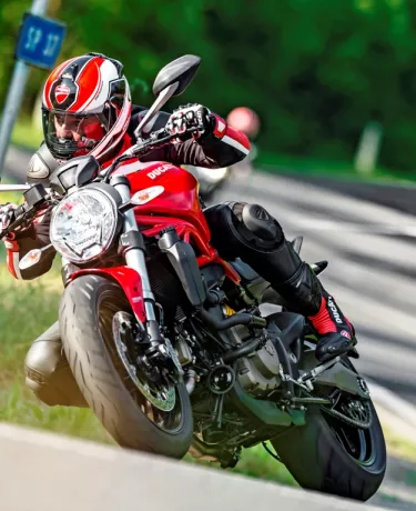 Ducati apresenta a Monster 821