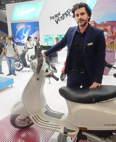 Vespa tenta recomeçar com scooter mais barato: R$ 18.500