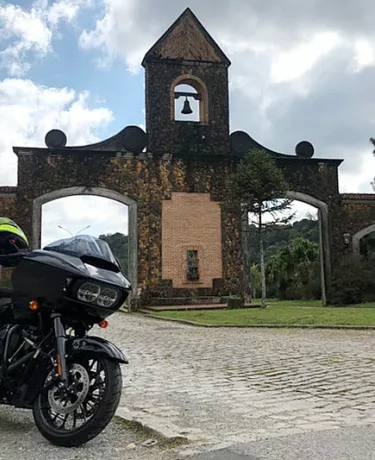 Faça uma viagem de Harley (e de trem!) pelo Paraná