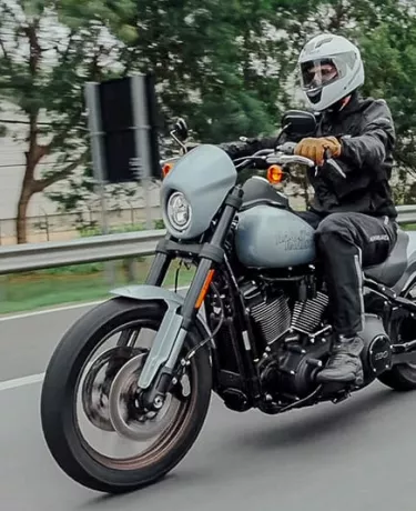 Harley-Davidson Low Rider S: herdeira do espírito Dyna