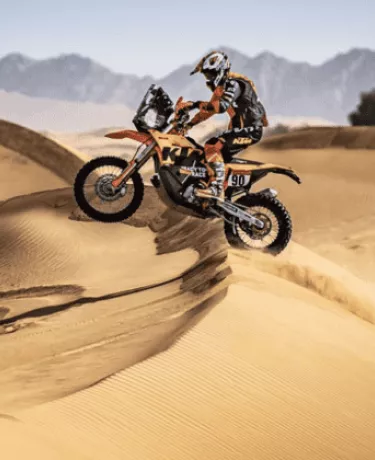 Pura adrenalina! Piloto troca MotoGP pelo rali Dakar