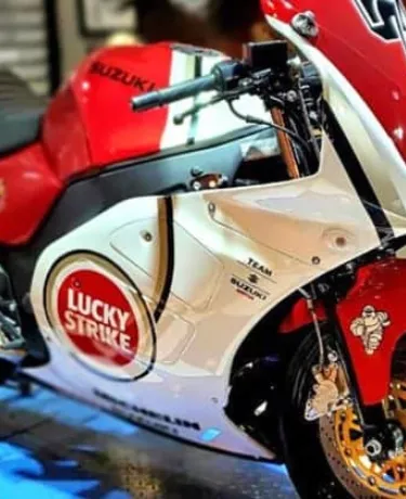 Moto personalizada: aprecie esta ‘Suzuki 900 RF Lucky Strike’