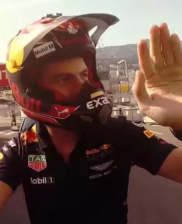 Campeão da F1, Verstappen já foi proibido de pilotar motos