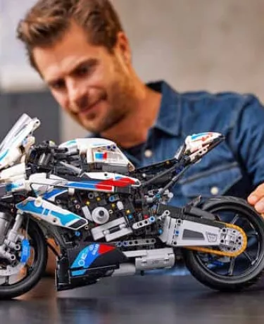 Lego faz a moto BMW mais barata do Brasil, por R$ 2.300