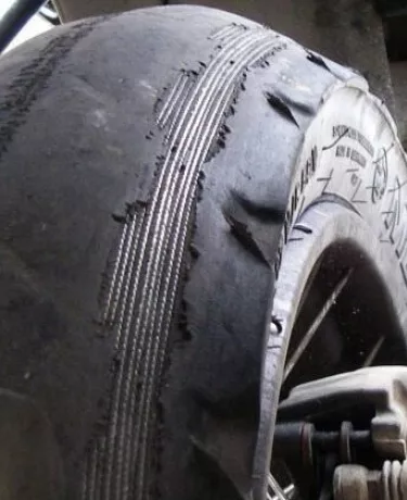 Dica fácil: como saber se é hora de trocar o pneu da moto