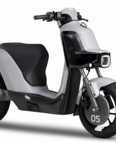 Yamaha irá lançar scooter que não cai parada (nem devagar)