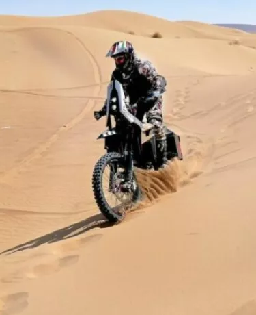 O futuro chegou? Dakar terá categoria de motos elétricas em 2024