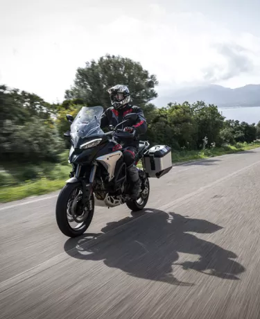 Vale a pena? Ducati revela o preço de sua nova big trail no Brasil