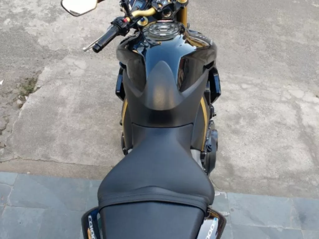 Imagens anúncio Honda CB 1000R CB 1000R
