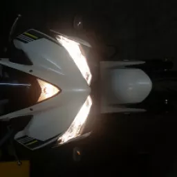 Imagens anúncio Yamaha R3 R3 ABS