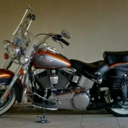Imagens anúncio Harley-Davidson Softail FLSTC Softail Classic